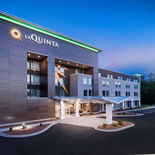 La Quinta Inn & Suites by Wyndham Wisconsin Dells- Lake Delton, готель у місті Вісконсин-Деллс