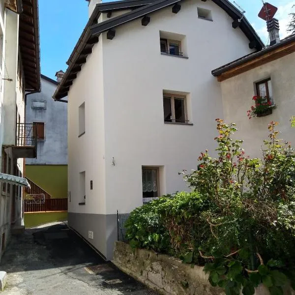 Affitta camere Casa Vittoria, hotel v destinaci Santa Croce del Lago