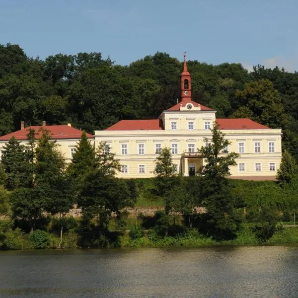 Penzion Zámek Rozsochatec, hotel en Havlíčkův Brod