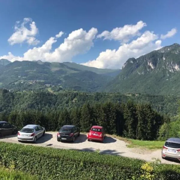 Val Taleggio nel verde x8 persone con camino e Wifi, hotel v destinaci Olda