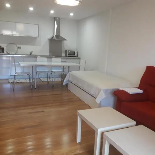 Apartamentos y Estudios LA RISTRA, hotel i Torremenga