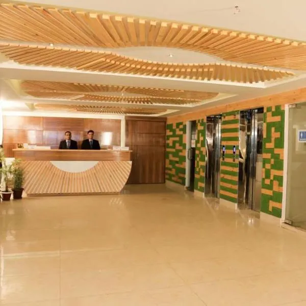 Hotel Golden Hill, hotel in Samader Bāzār