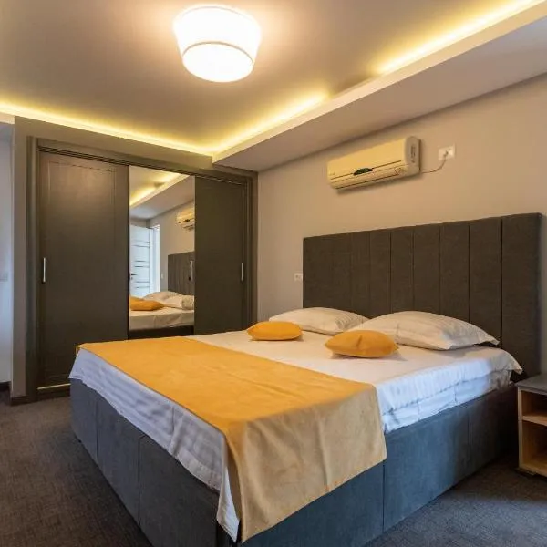 Corso Apartments B&B, hotel in Focşani