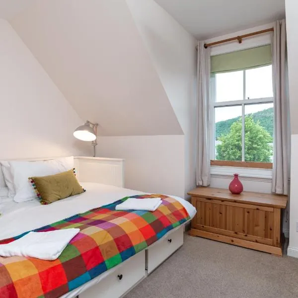 Historic Village, Rare Find, Amazing Views, hotel v destinaci Ballater