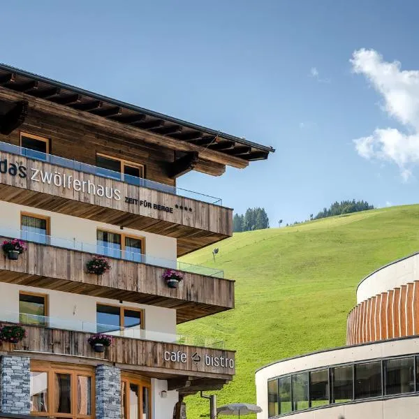 Hotel das Zwölferhaus, hótel í Saalbach