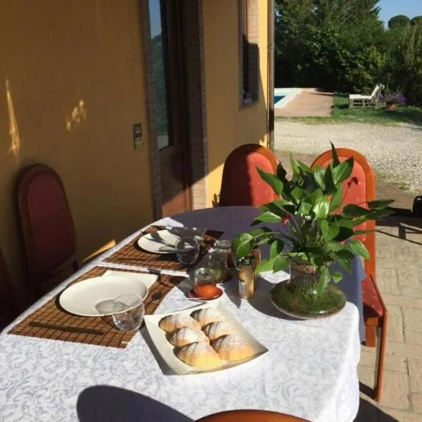 Il Casale di Lavinia, hotel in Castel deʼ Fiori