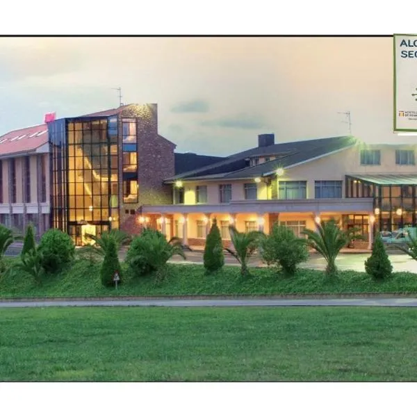 Hotel Royal, hotel in Llanera
