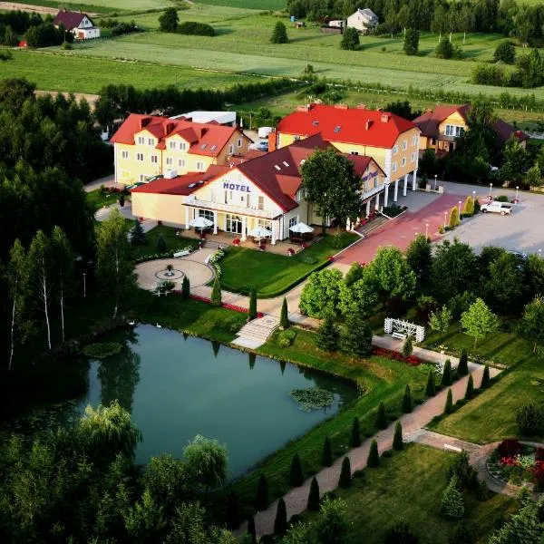 Hotel Chabrowy Dworek, hotel a Teresin