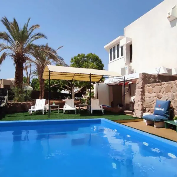 Guest House "Villa Klara Eilat" Heated pool and sauna all year round, hotelli kohteessa Eilat