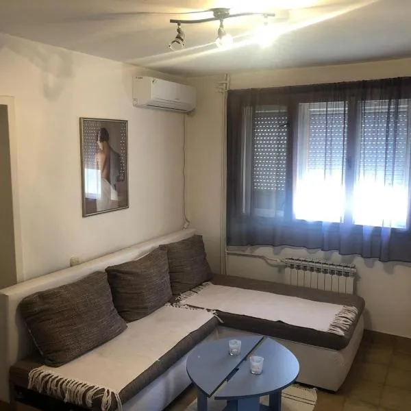 쿠프리자에 위치한 호텔 Day & Night Apartment