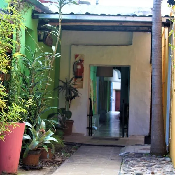 Las Mañanitas Casa Hotel: Paraná'da bir otel