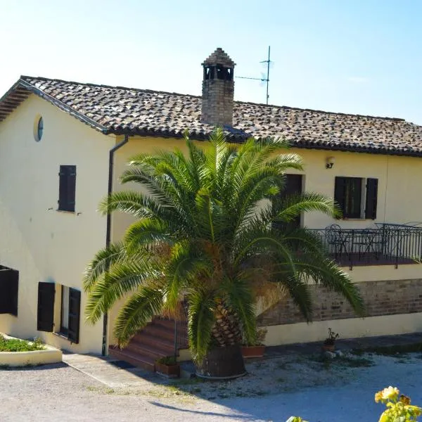 Cardinal Girolamo, hotel Montefalcóban