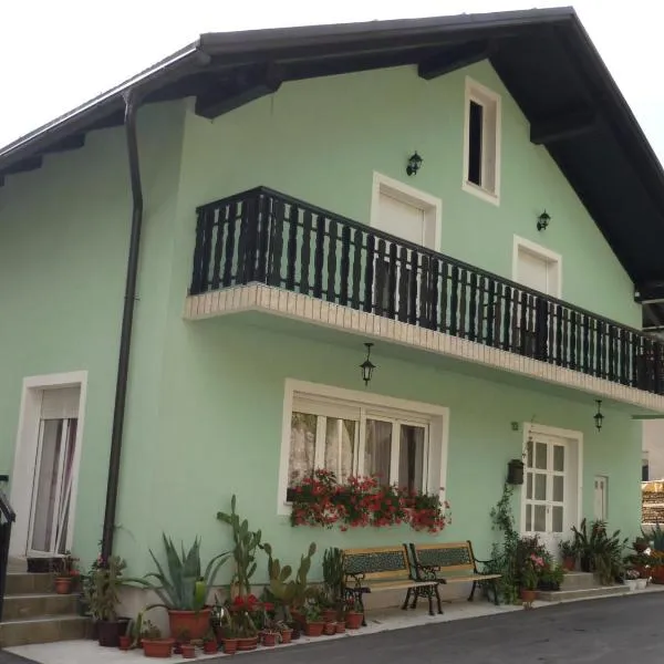 Guest House Potok, hotel in Tršće