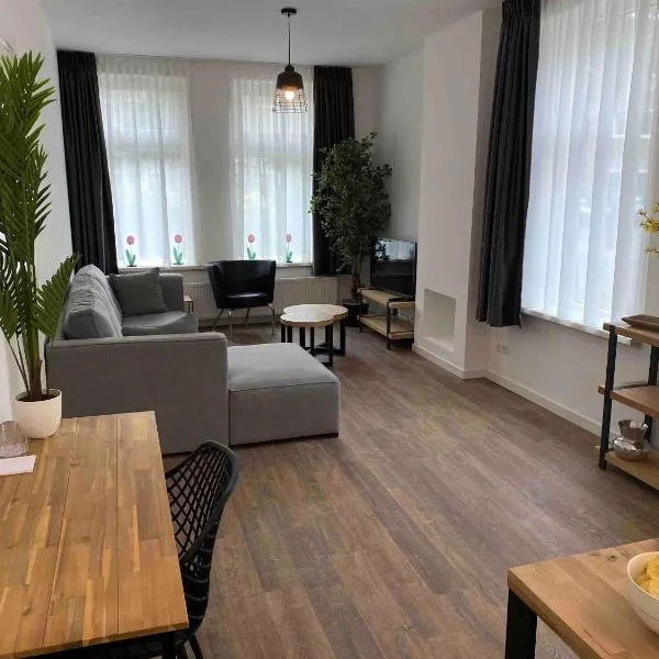 HaagsHuisje- eigen appartement, dichtbij alles, stijlvol, hotel in Voorburg