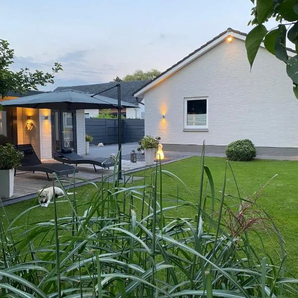Family Ferienhaus Ennens, hotel in Rhauderfehn
