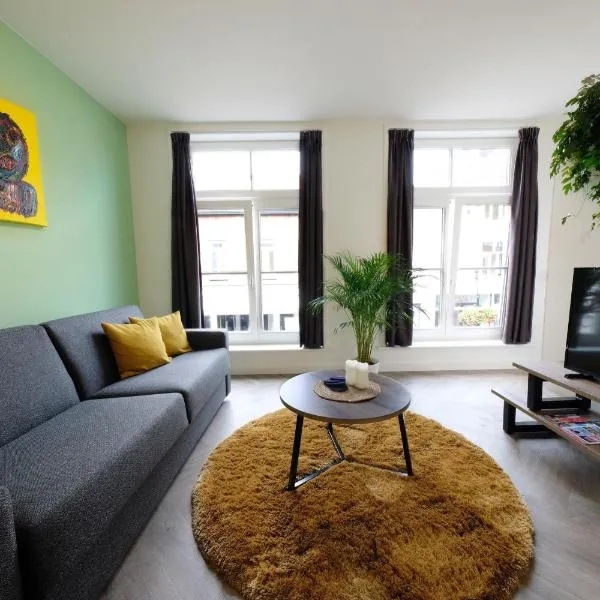 Beautiful 60m2 One-Bedroom Apartment with Terrace, hotel en Tiel