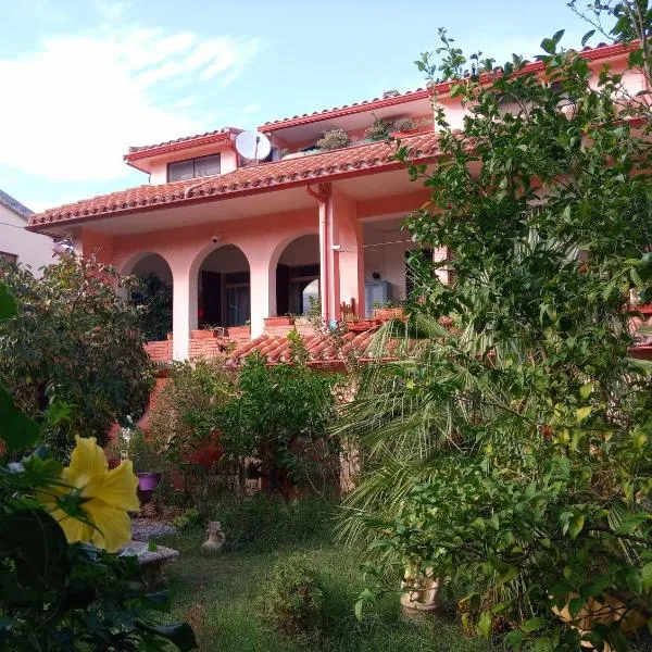 Villa Corrias, hotel en Decimoputzu