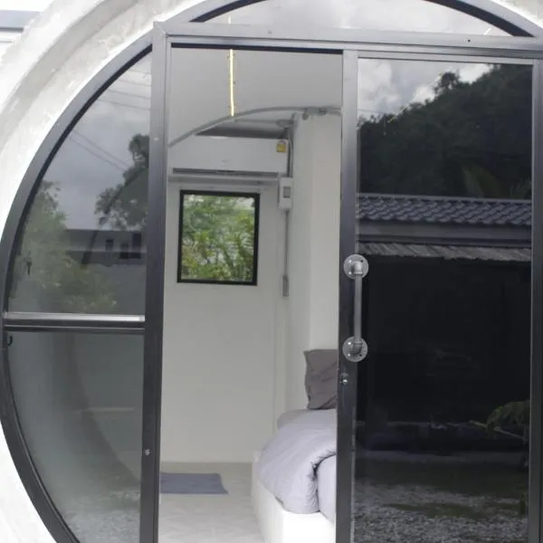 Patoey House, hotel v destinaci Chonburi