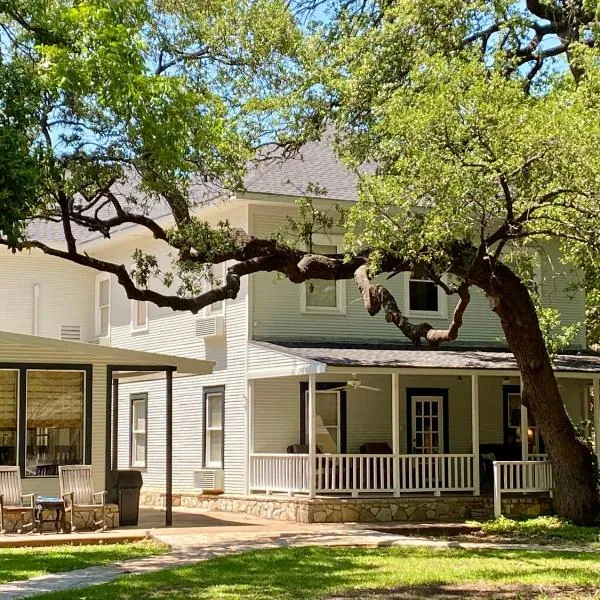 Inn On The River, hotel di Glen Rose