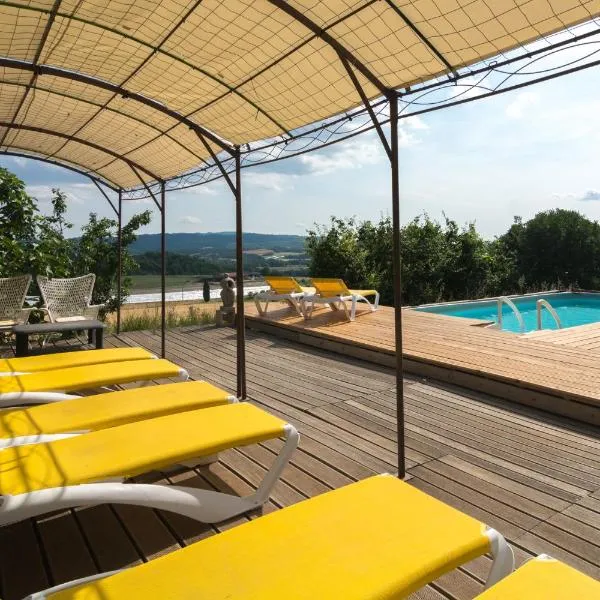 La petite grande, hotel v destinaci Lurs