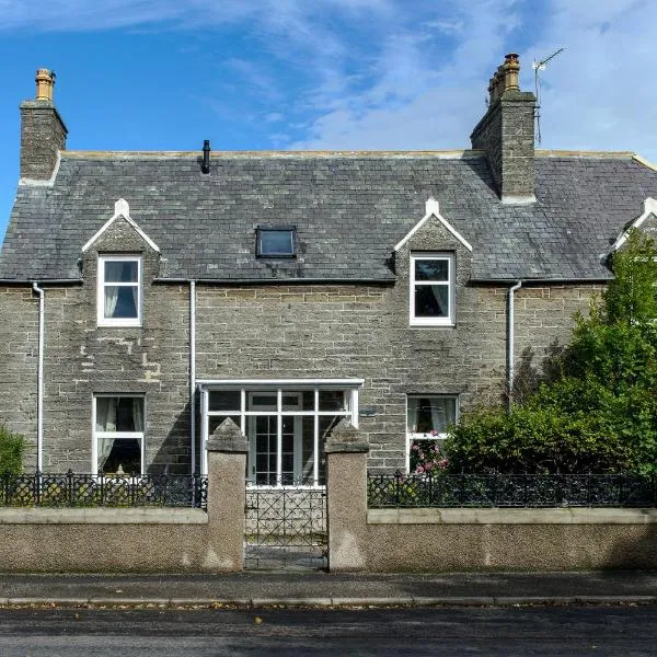 Charming Townhouse on North Coast 500 Route, Wick、ウィックのホテル
