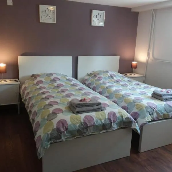 gites des champs, hotel v destinaci Bouzonville