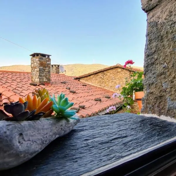 Casa Catraia Gondramaz no Pulmão da Serra da Lousã, khách sạn ở Gondramaz