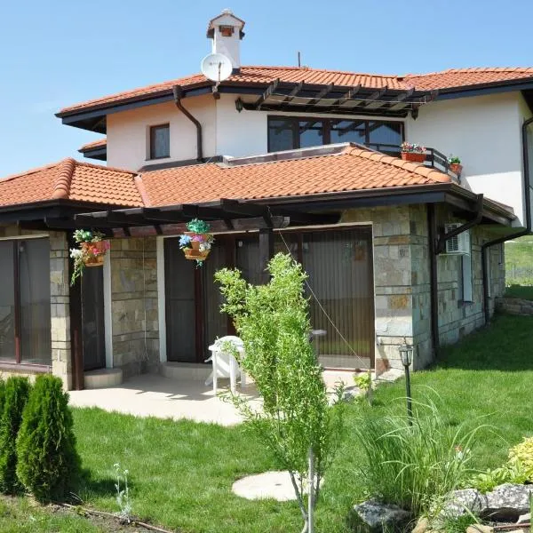 Villa on the Black Sea, hotel di Pantai Sunny