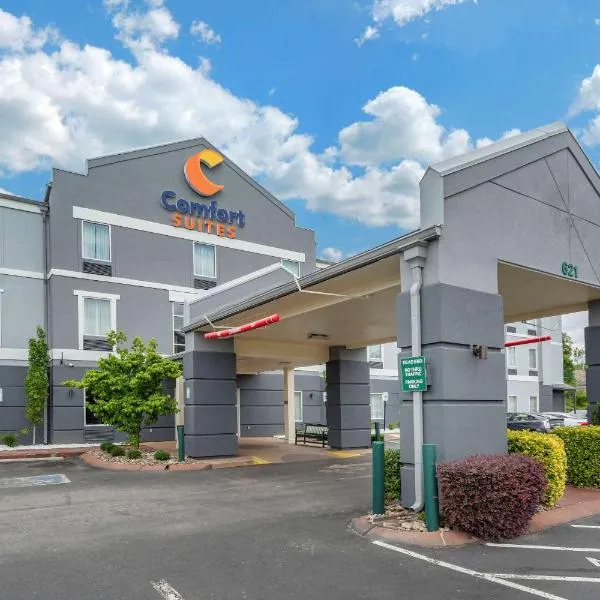 Comfort Suites At Rivergate Mall, hotel en Hendersonville