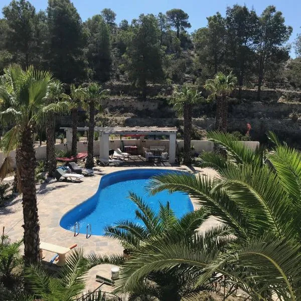 Finca las Estrellas, hotel i Relleu