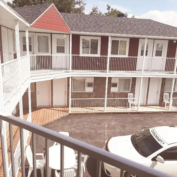 Motel LA RÉFÉRENCE, hotel v destinaci Trois-Rivières
