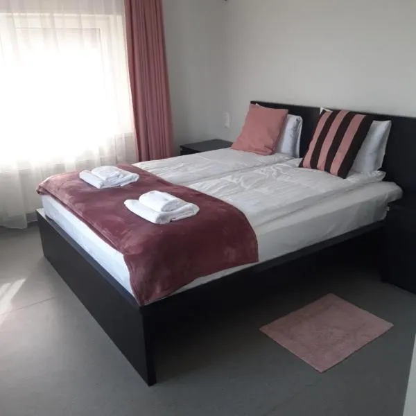 Jaunāmuiža Apartamenti, hotel di Valmiera