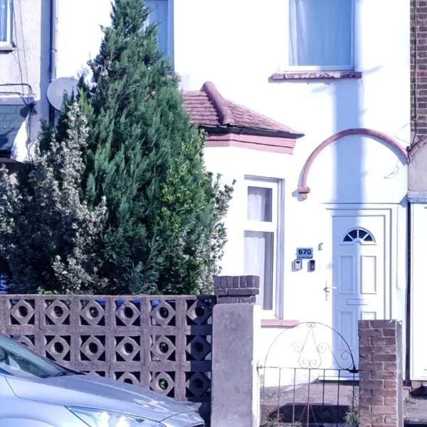 Grays Rest Over, with free parking, Hotel in Grays