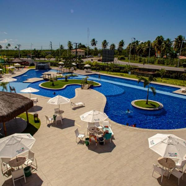 Flat Terreo Muro Alto condomínio clube com sala e quarto climatizados - Foto 4