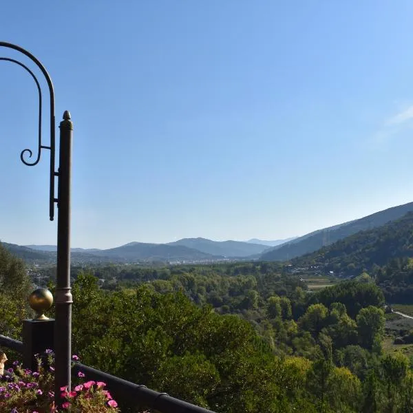 Complejo Hostelero Paladium, hotel Villamartínban