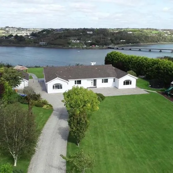 Marina views, Kinsale, Exquisite holiday homes, sleeps 20, khách sạn ở Kinsale