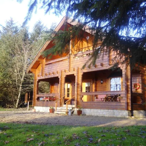 Ballyconnell log cabin, hotel in Glen