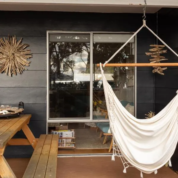 Boho Cottage, hotel a White Beach