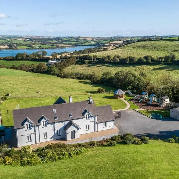 Four Winds,Kinsale Town,Exquisite holiday homes,sleeps 26, hotel v destinaci Kinsale