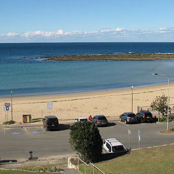 Toowoon Beach View 3br Villa 4 just steps to beach, hotel v destinácii The Entrance