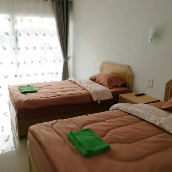 บ้านพักณัฐรินีย์, hotel en Sam Phran