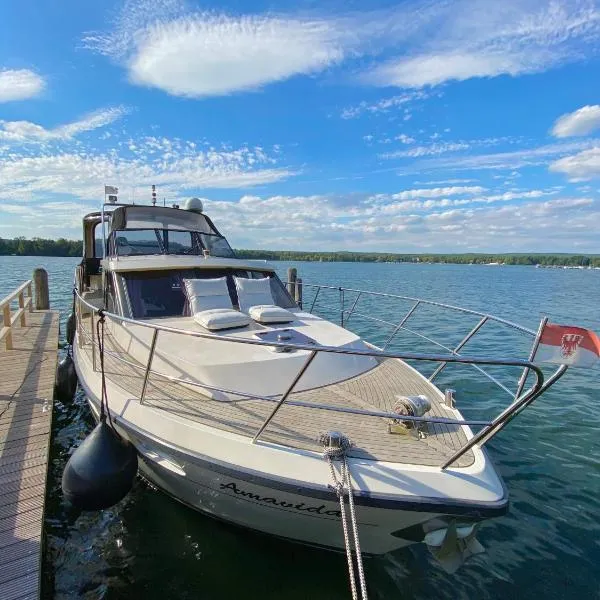 Luxusurlaub auf der Amavida Yacht / Scharmützelsee, hótel í Glienicke