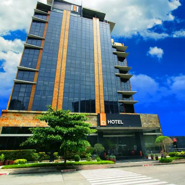 The B Hotel Alabang, hotel v destinaci Muntinlupa