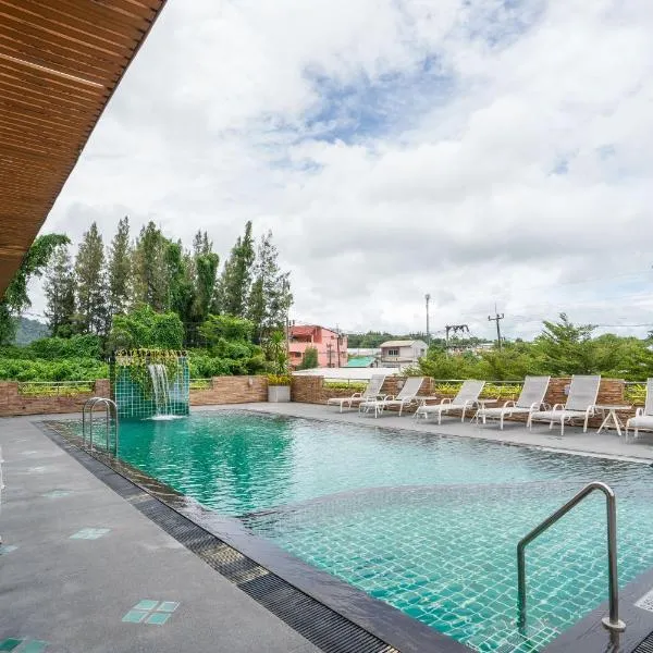 CA Hotel and Residence Phuket - SHA Extra Plus, hotel ve městě Phuket