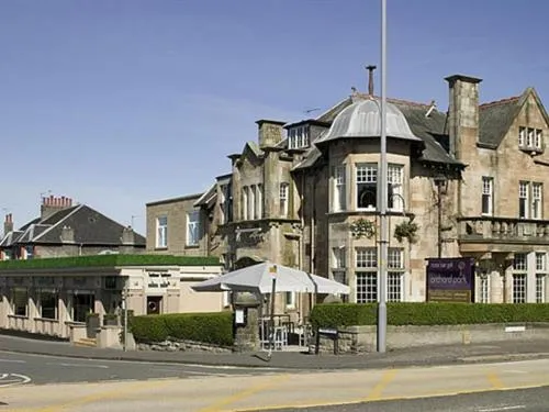 Orchard Park Hotel, hotel in Barrhead