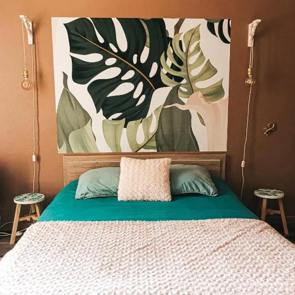 chambre salle de bain partagée, hotel em Brives-sur-Charente