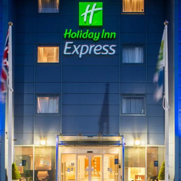 Holiday Inn Express Oxford Kassam Stadium, an IHG Hotel, hotel en Clifton Hampden