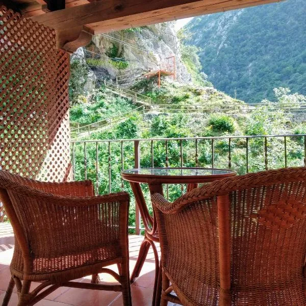 Apartamentos Aguasaliu, hotel di Sellaño