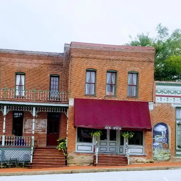 Iron Horse Hotel, hotel in Boonville