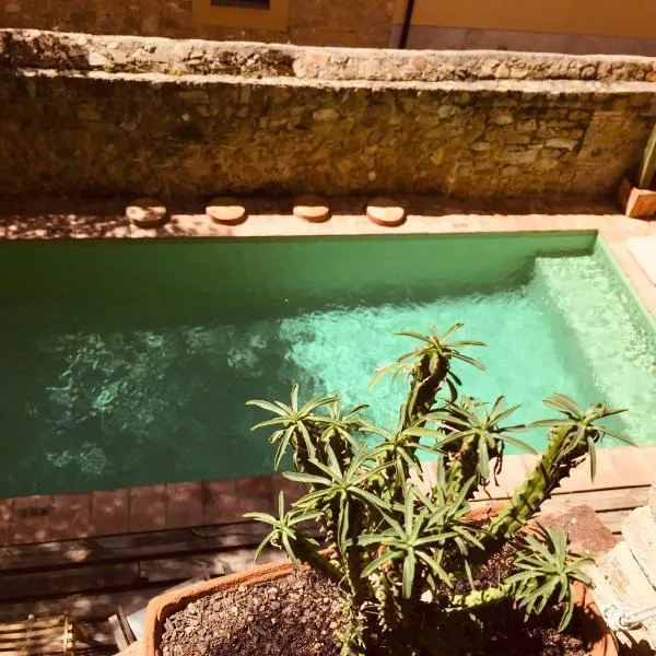 Casa Migdia, hotel v destinácii Sant Jordi Desvalls